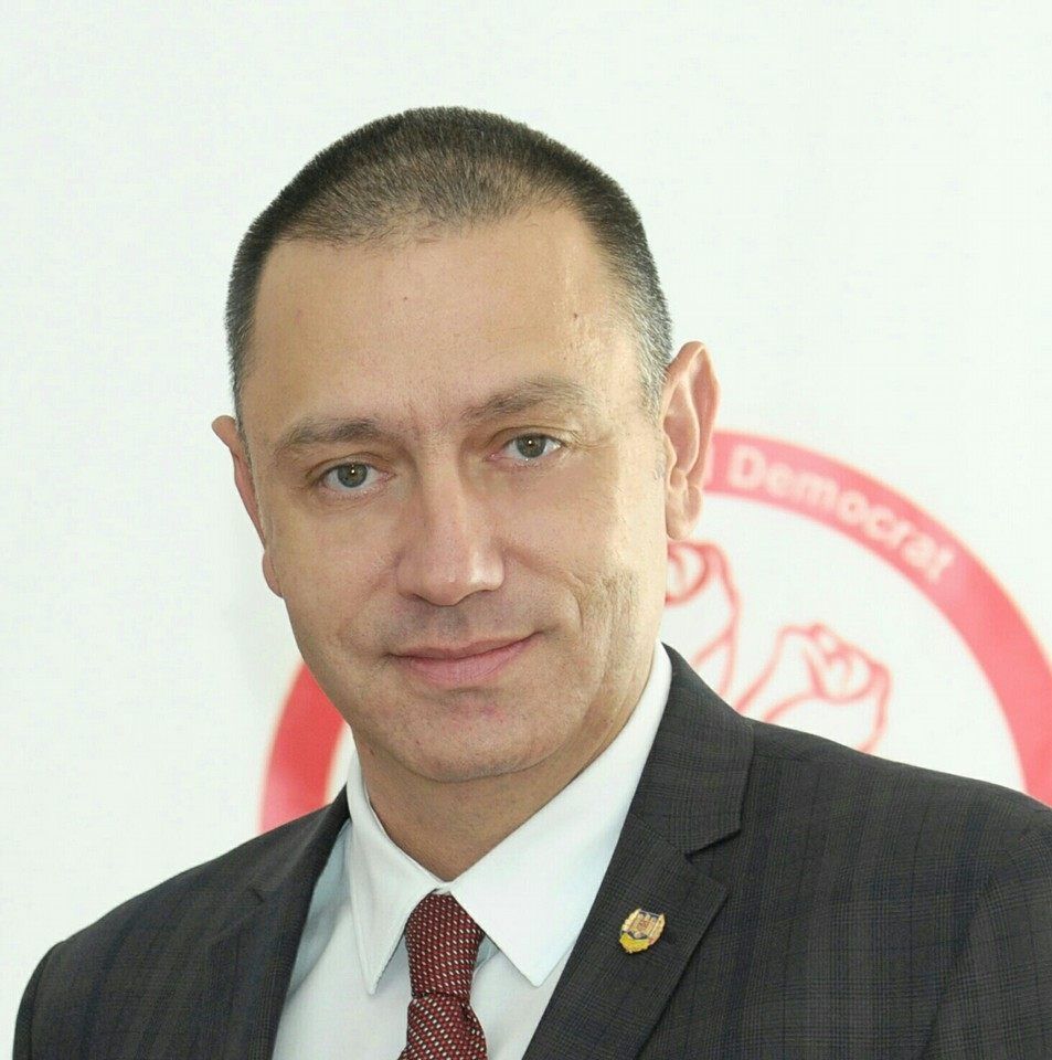 Surse. Mihai Fifor intră în Guvern, în locul lui Mihai Tudose Surse. Mihai Fifor intră în Guvern, în locul lui Mihai Tudose