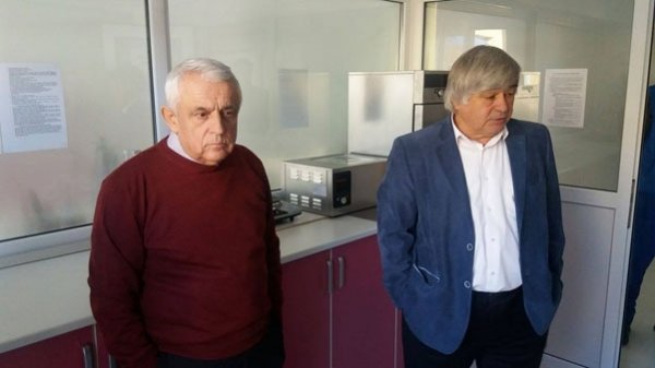 Ministrul Agriculturii, în vizită la Arad. Mai mulți fermieri au fost atenționați Ministrul Agriculturii, în vizită la Arad. Mai mulți fermieri au fost atenționați