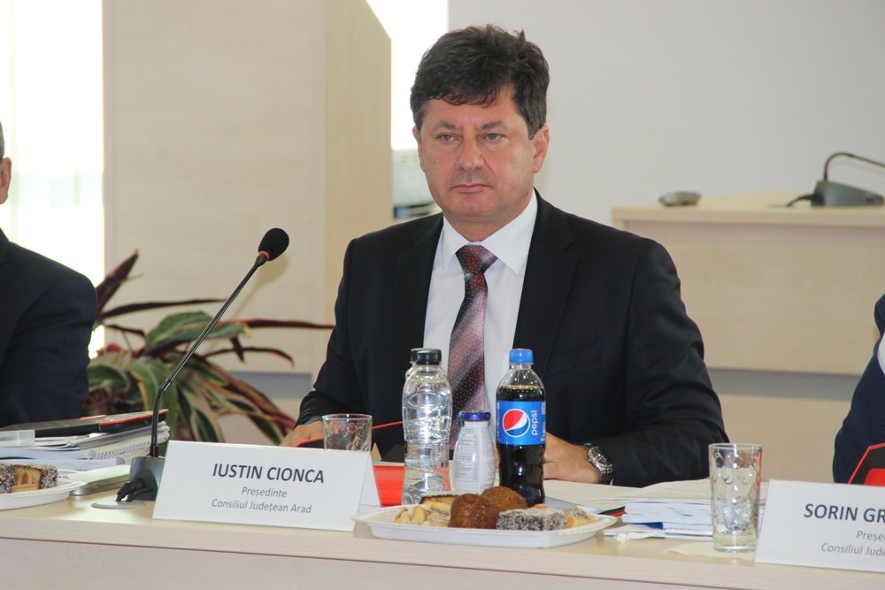 Iustin Cionca se pregăteşte să preia puterea în PNL Arad Iustin Cionca se pregăteşte să preia puterea în PNL Arad