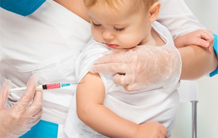 Ministrul Sănătății: În caz de reacții adverse la vaccin, statul plătește Ministrul Sănătății: În caz de reacții adverse la vaccin, statul plătește