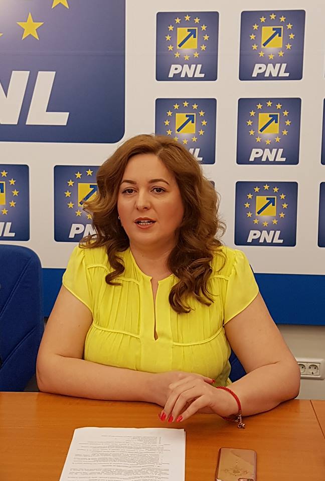 Geanina Pistru:”Parlamentarii PSD de Arad au votat pentru instabilitatea României!” Geanina Pistru:”Parlamentarii PSD de Arad au votat pentru instabilitatea României!”