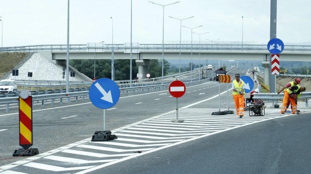 Lucrări pe autostrada Arad – Timișoara. Se circulă pe o singură bandă Lucrări pe autostrada Arad – Timișoara. Se circulă pe o singură bandă