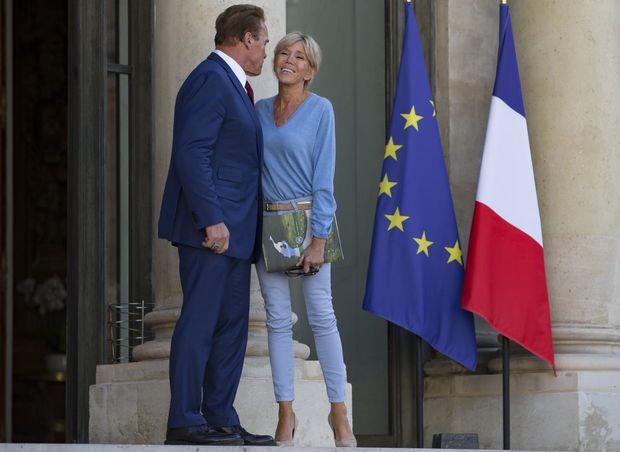Arnold Schwarzenegger, fascinat de Brigitte Macron Arnold Schwarzenegger, fascinat de Brigitte Macron