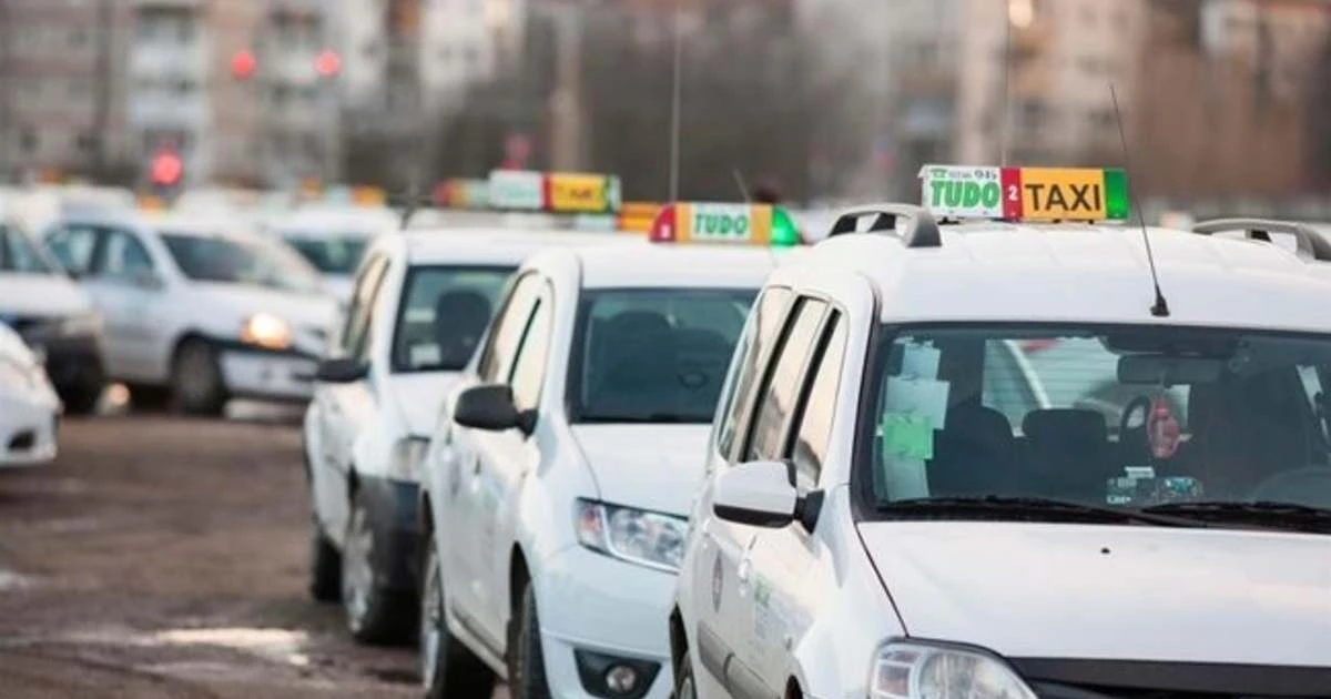 120 de autorizații de taxi sunt disponibile în municipiul Arad
