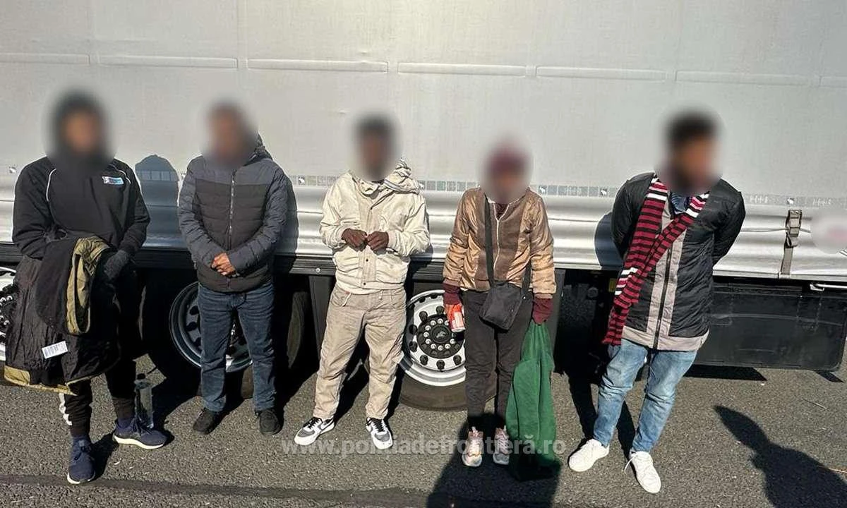 13 refugiați au fost găsiți în două automarfare, la Borș II și Nădlac II
