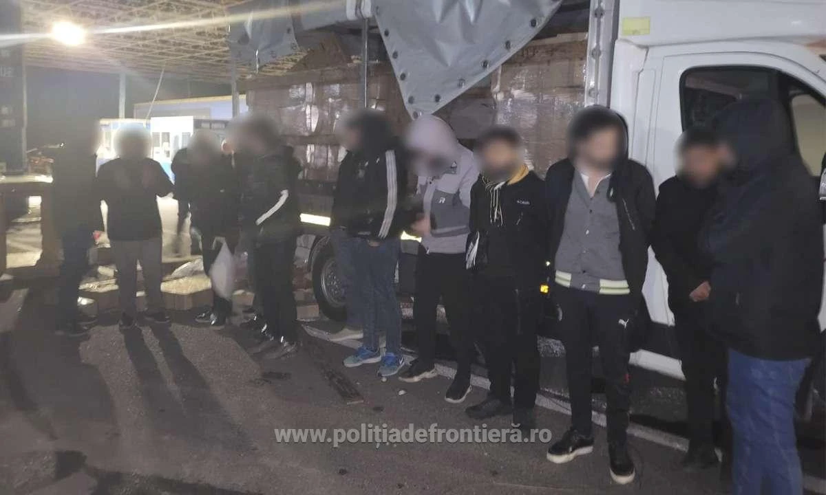 14 cetățeni sirieni, depistați ascunși într-o autoutilitară, în Nădlac II