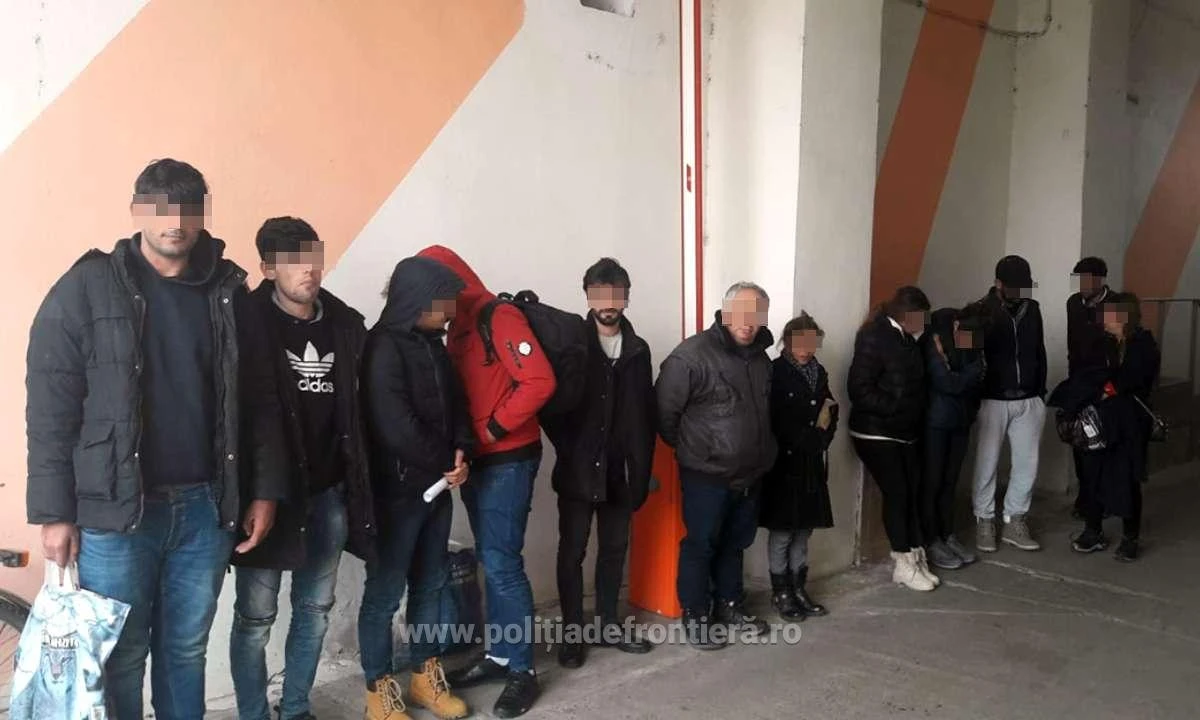 14 cetățeni străini, depistaţi în mai multe autoturisme, în apropierea frontierei