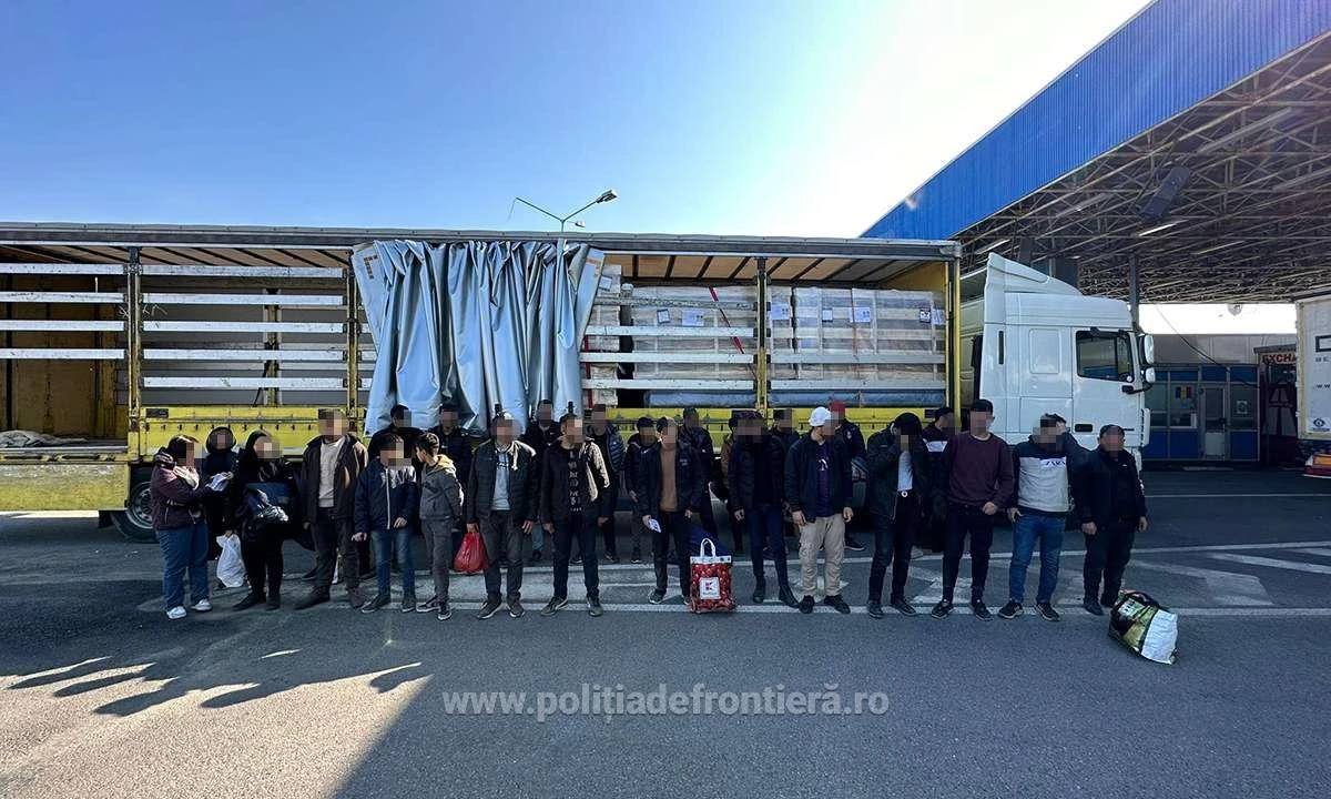 143 de cetăţeni străini opriţi la PTF Nădlac II si PTF Borş. Într-un singur TIR au fost descoperite ascunse 64 de persoane