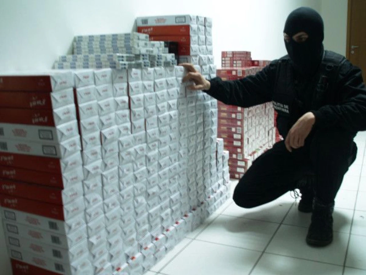 177.500 de pachete cu țigări netimbrate, descoperite într-un TIR în Vama Nădlac