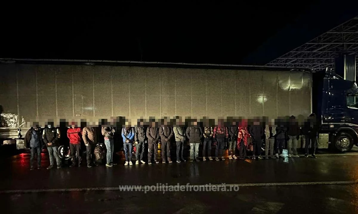 19 cetățeni străini au încercat să ajungă în Spaţiul Schengen, ascunși într-un TIR