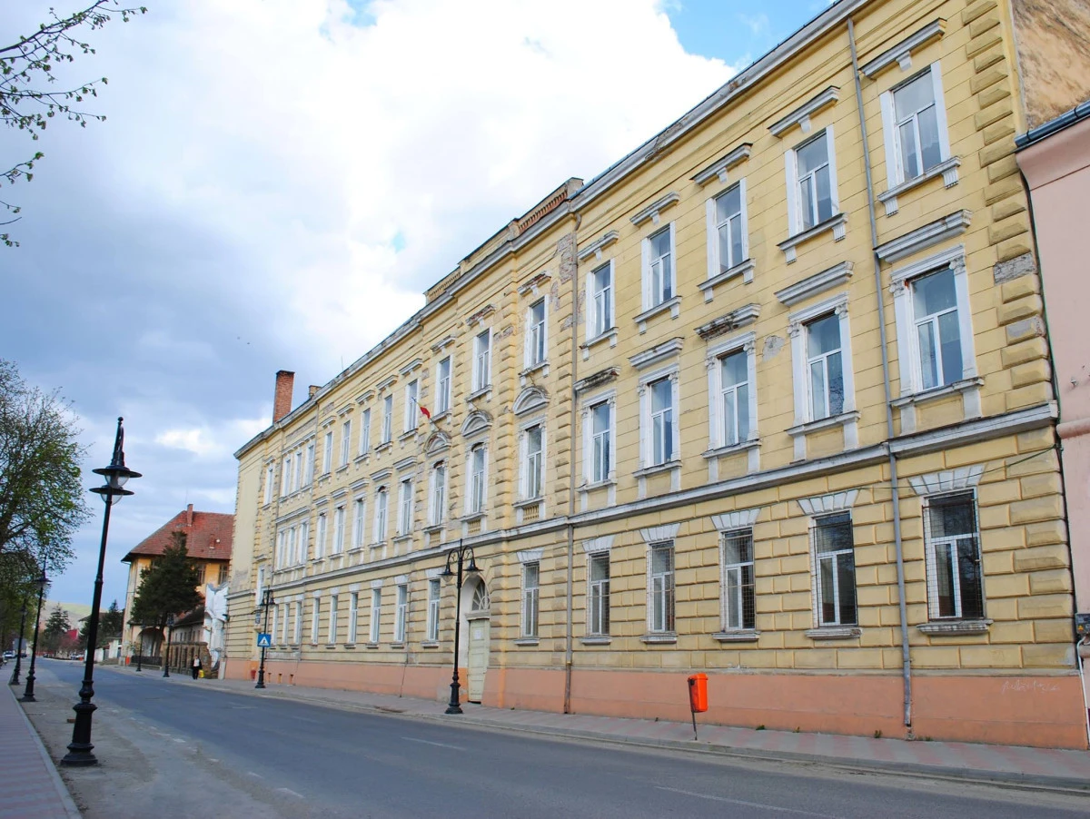 19 milioane de lei pentru reabilitarea a cinci clădiri din Lipova, obținute prin PNRR