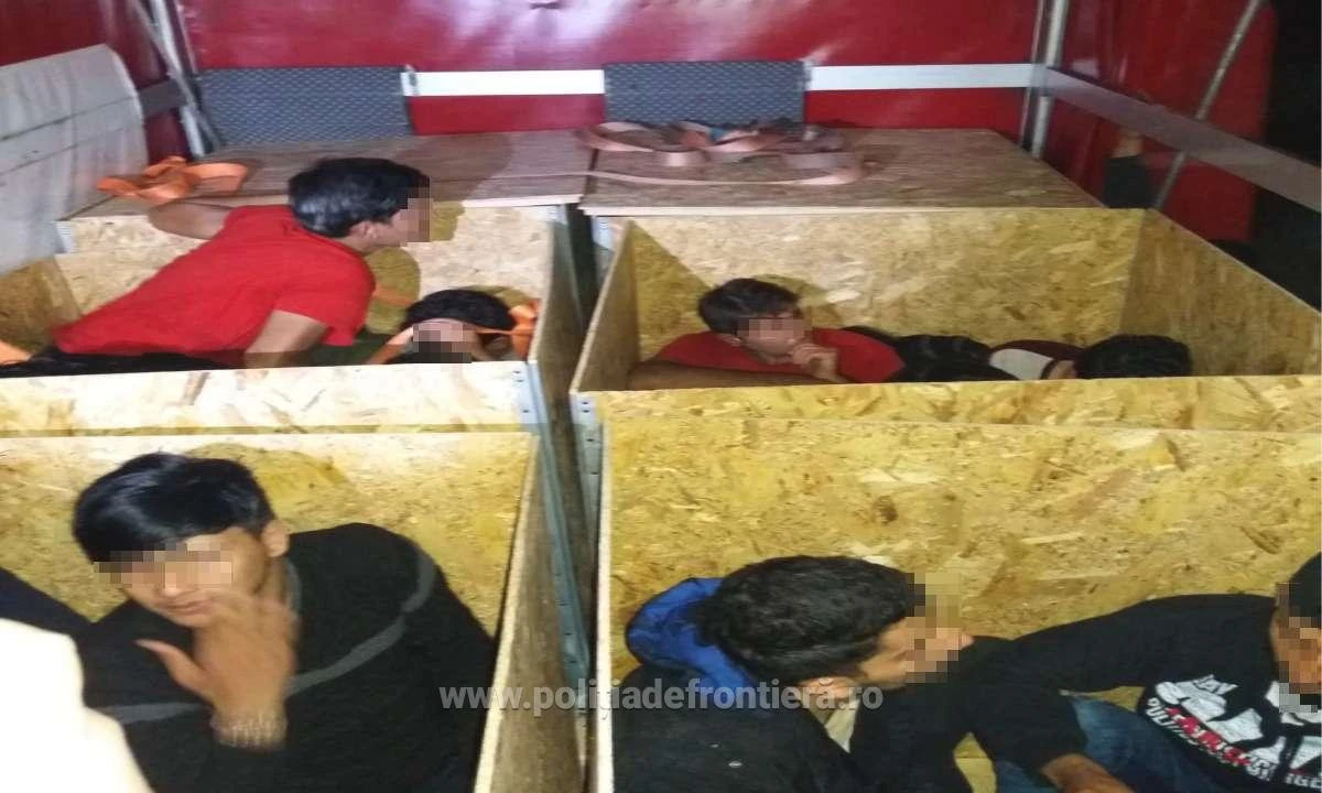 20 de migranți, descoperiți ascunşi într-un automarfar în vama Nădlac