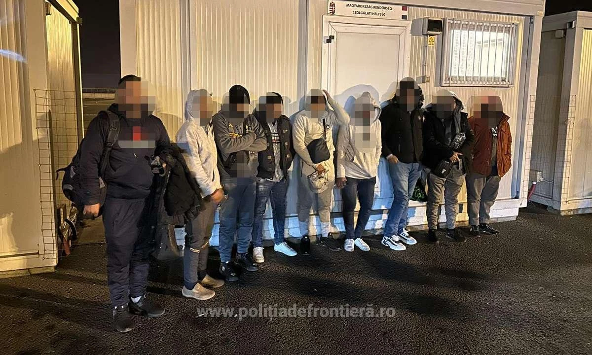 20 de refugiați, găsiţi ascunşi într-un locaș special amenajat dintr-o autoutilitară, la Nădlac II