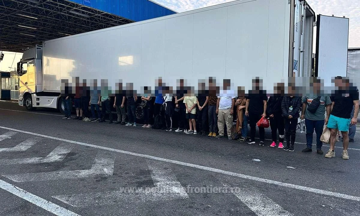 21 de sirieni, depistaţi într-un automarfar care transporta mobilă, la PTF Nădlac II