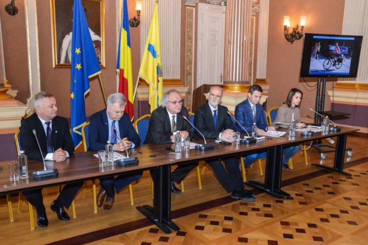 25 de ani de “Strângeri de mâini- Kézfogások”, între Gyula și Arad