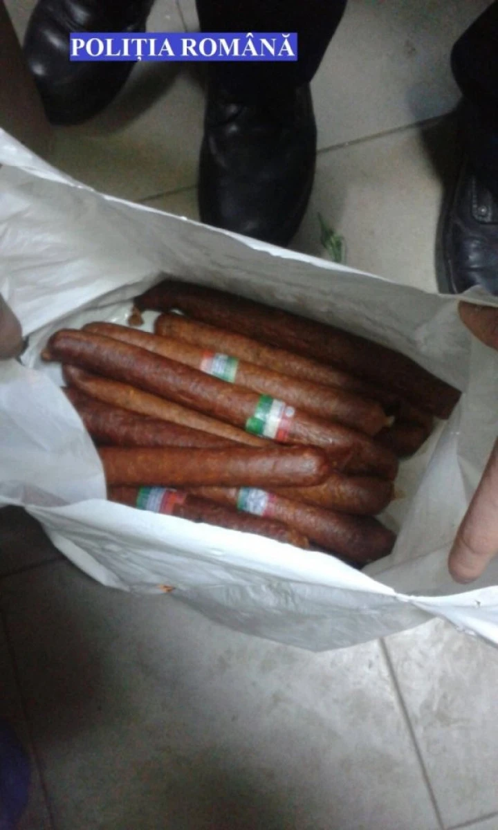 27 de kilograme de carne și produse din carne, confiscate de polițiști