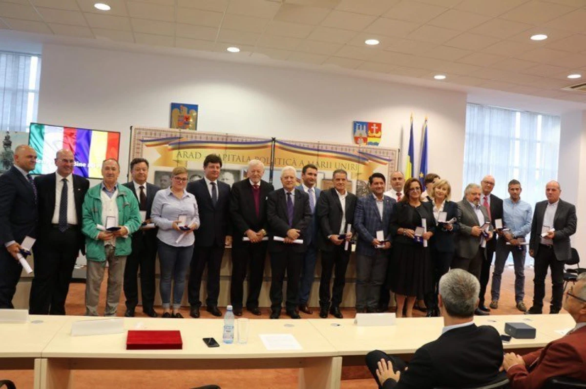 28 de investitori italieni din Arad au primit Distincția Centenar
