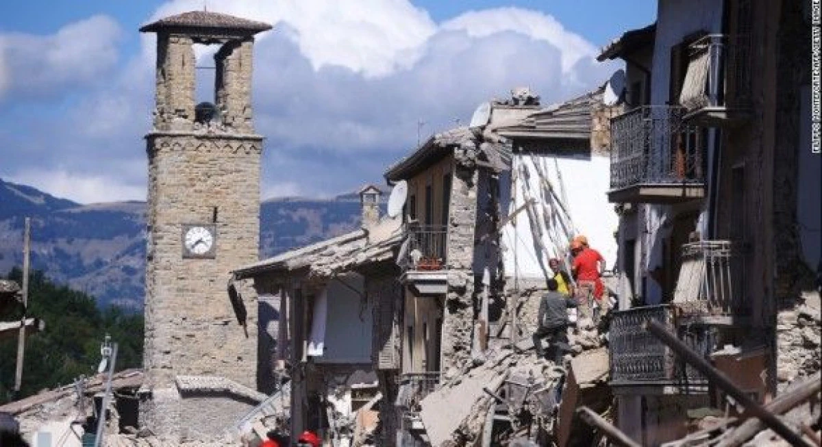 293 DE CLĂDIRI ISTORICE, AFECTATE DE CUTREMURUL DIN ITALIA