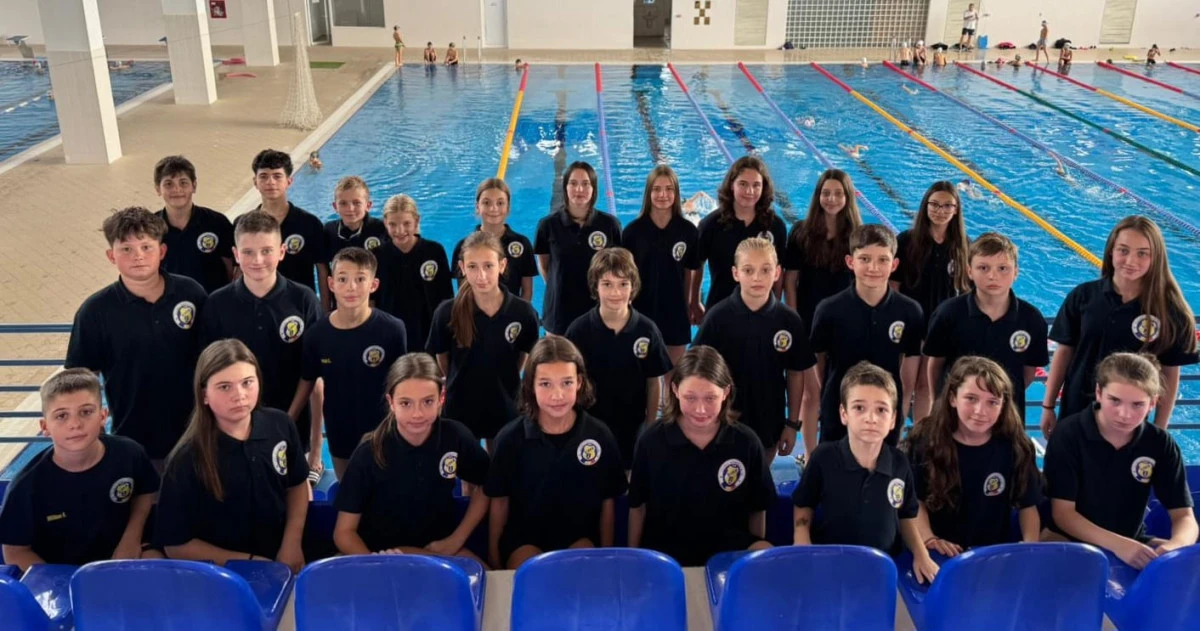 300 de sportivi din trei țări se întrec la „Cupa Hód” din Ungaria – Clubul Gloria Arad, prezent cu 31 de înotători