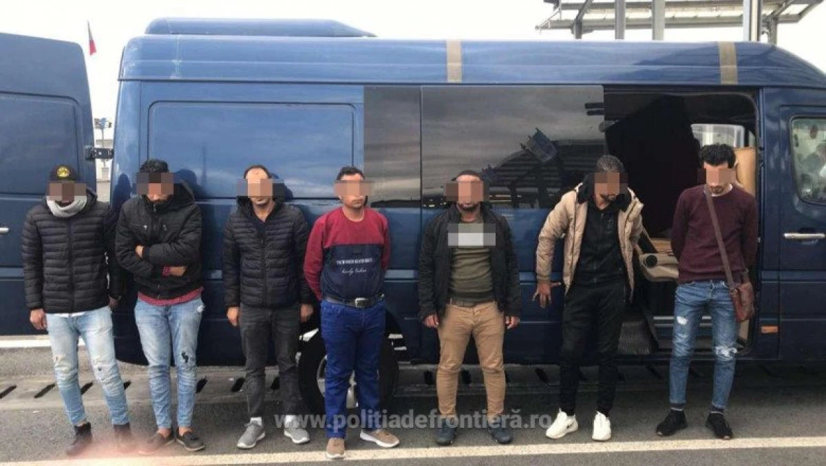 31 cetăţeni străini, ascunși în automarfare, depistați de poliţiştii de frontieră din judeţul  Bihor și Arad