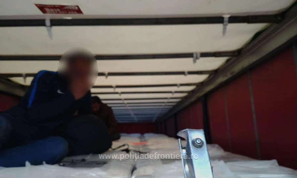 31 de cetățeni străini, care au încercat să treacă ilegal în Ungaria, depistați de polițiștii de frontieră arădeni