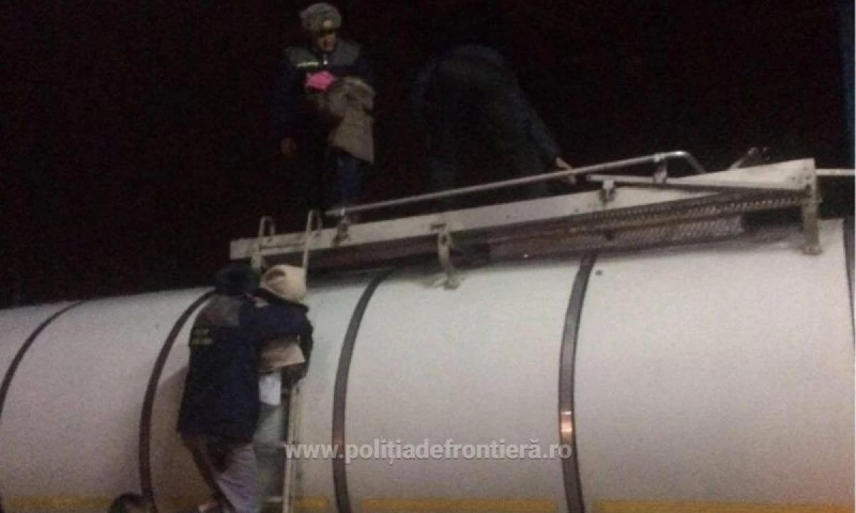 42 de irakieni, descoperiți într-o cisternă de polițiștii de frontieră de la Vărșand