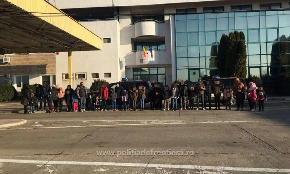 42 de irakieni, opriţi la graniţa cu Ungaria de polițiștii de frontieră arădeni