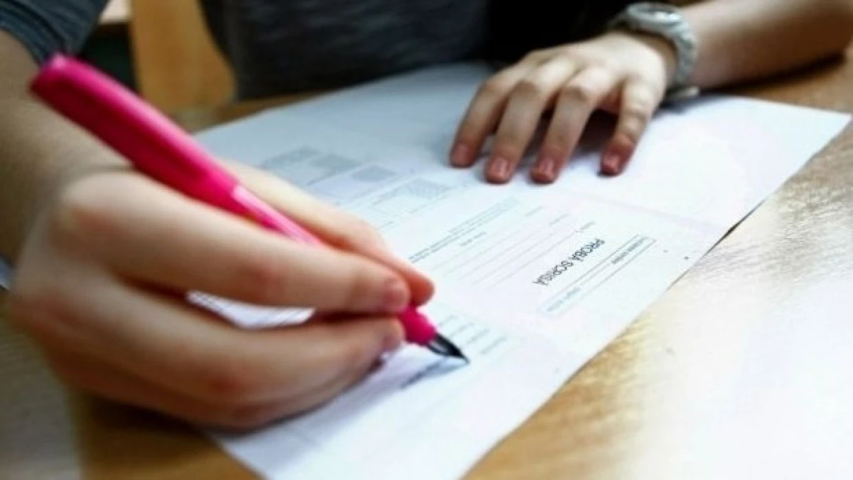 463 de elevi arădeni de clasa a XII-a au lipsit de la prima probă a Simulării Bacalaureatului