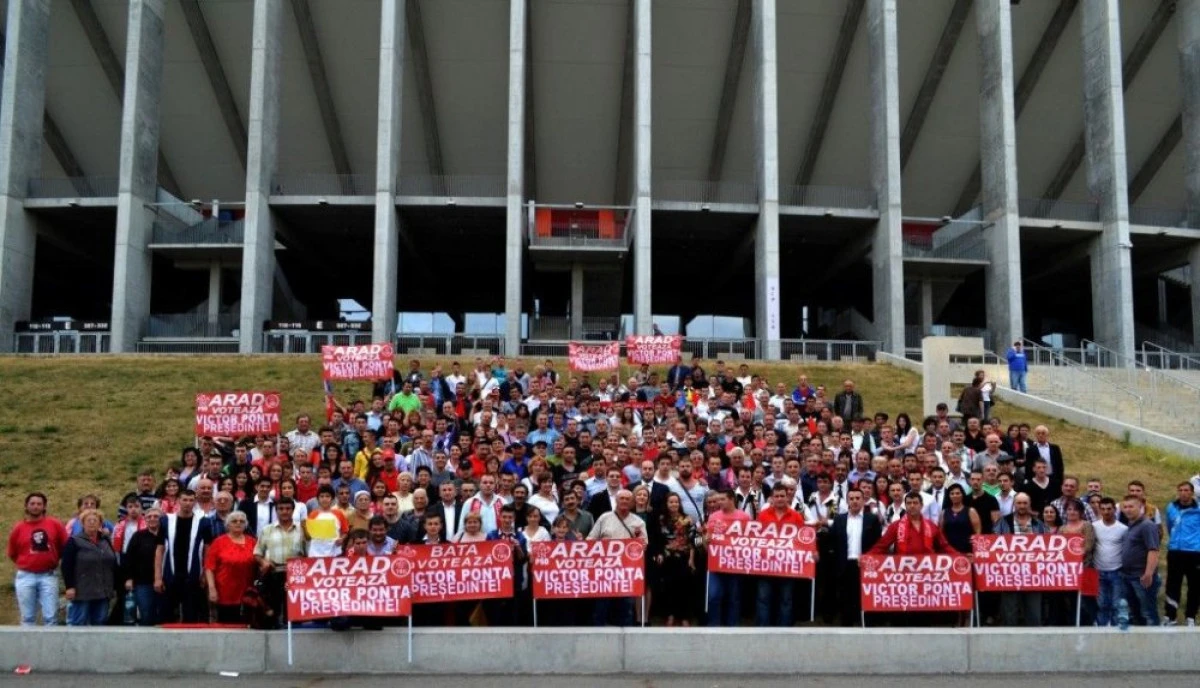 500 DE ARADENI AU PARTICIPAT LA LANSAREA LUI VICTOR PONTA
