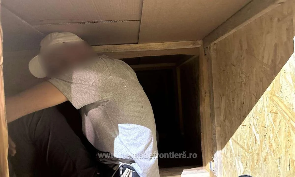 53 de cetăţeni străini au încercat să treacă vama Nădlac ascunși în autoutilitare