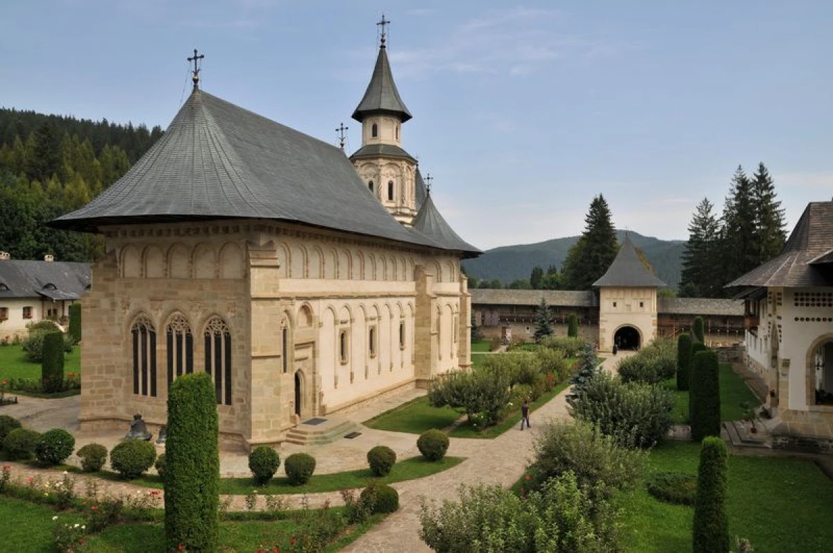 550 DE ANI DE LA PUNEREA PIETREI DE TEMELIE A MĂNĂSTIRII PUTNA, ANIVERSATĂ DE ROMFILATELIA