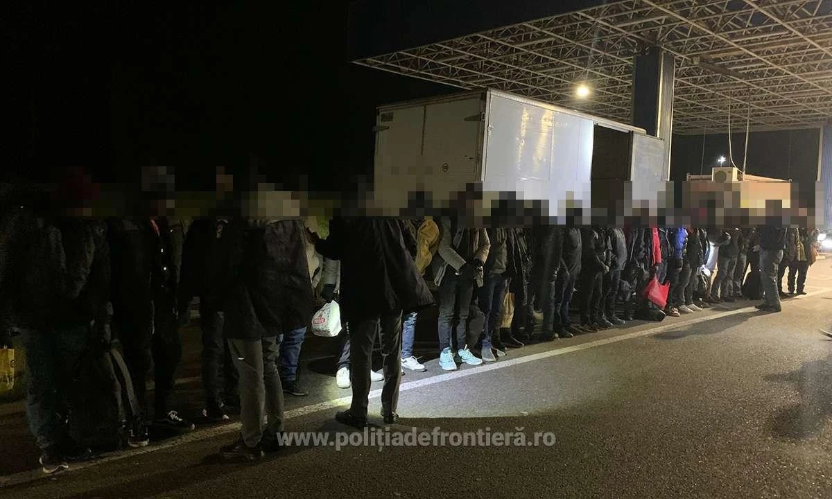 56 de cetăţeni străini, depistați ascunși în mai multe mijloace de transport, la ieşirea din ţară