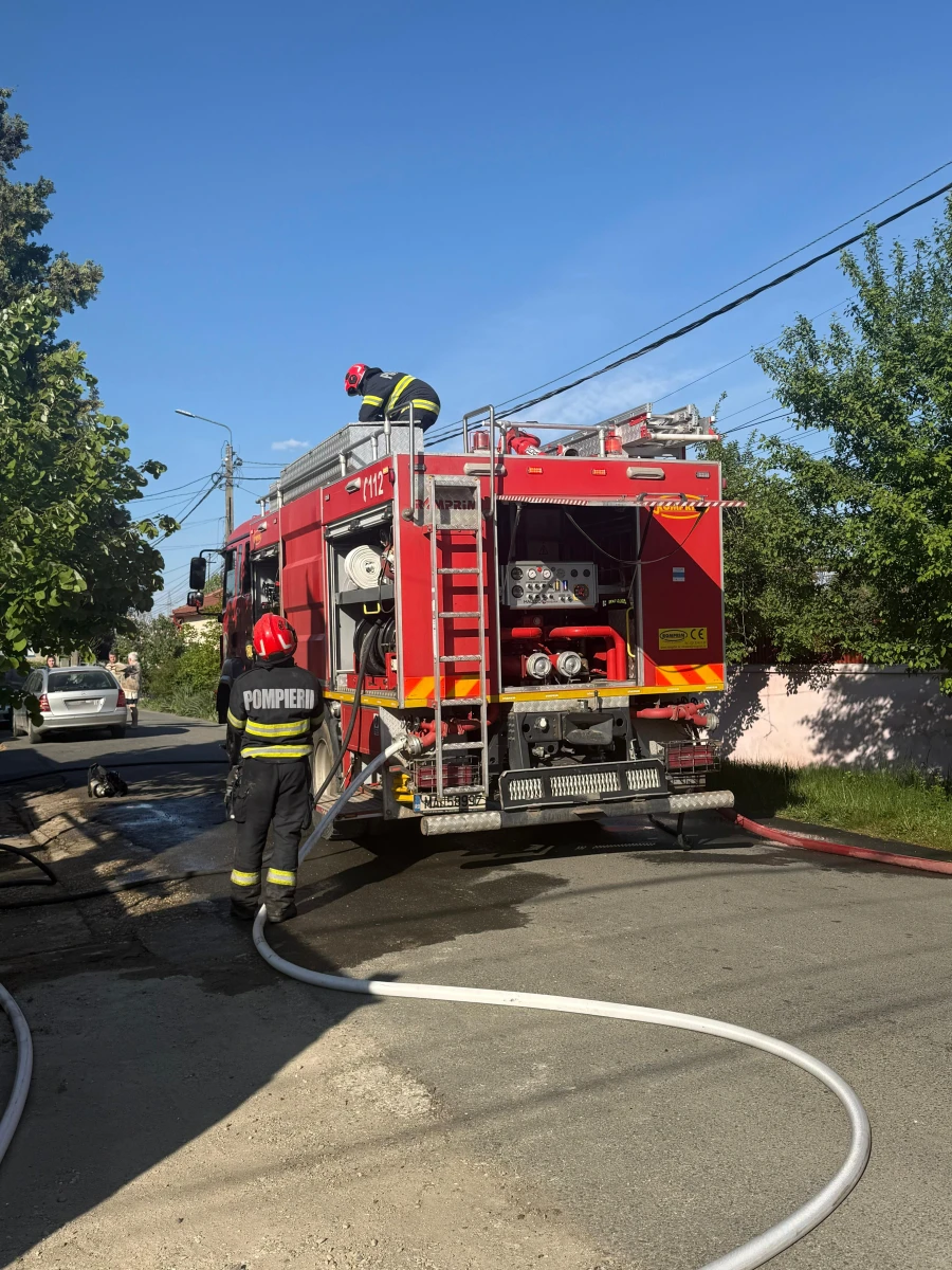 56 de intervenții ale pompierilor arădeni în ultimele 24 de ore. Cinci incendii de vegetație au afectat aproximativ 6 hectare