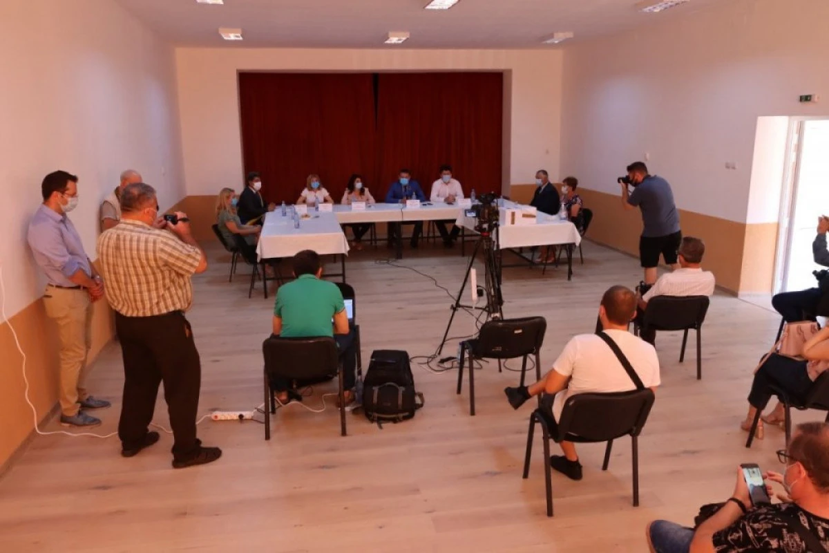 8.000 de cărți funciare eliberate pentru proprietarii din comuna Ghioroc