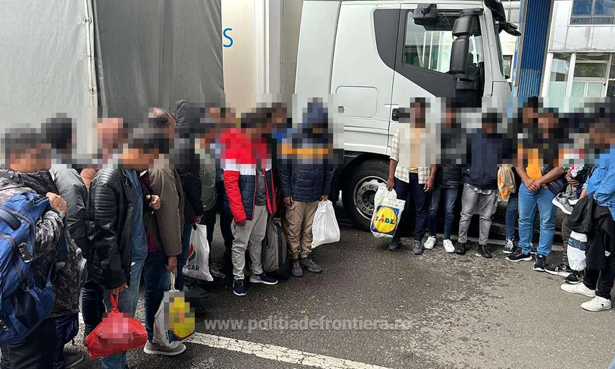 92 de refugiați au încercat să treacă prin vama Nădlac, ascunși într-un TIR și două microbuze