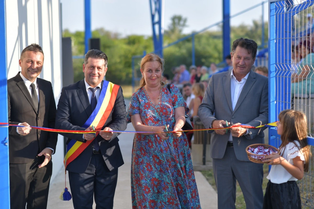 A fost deschis Teatrul de Vară din Pecica