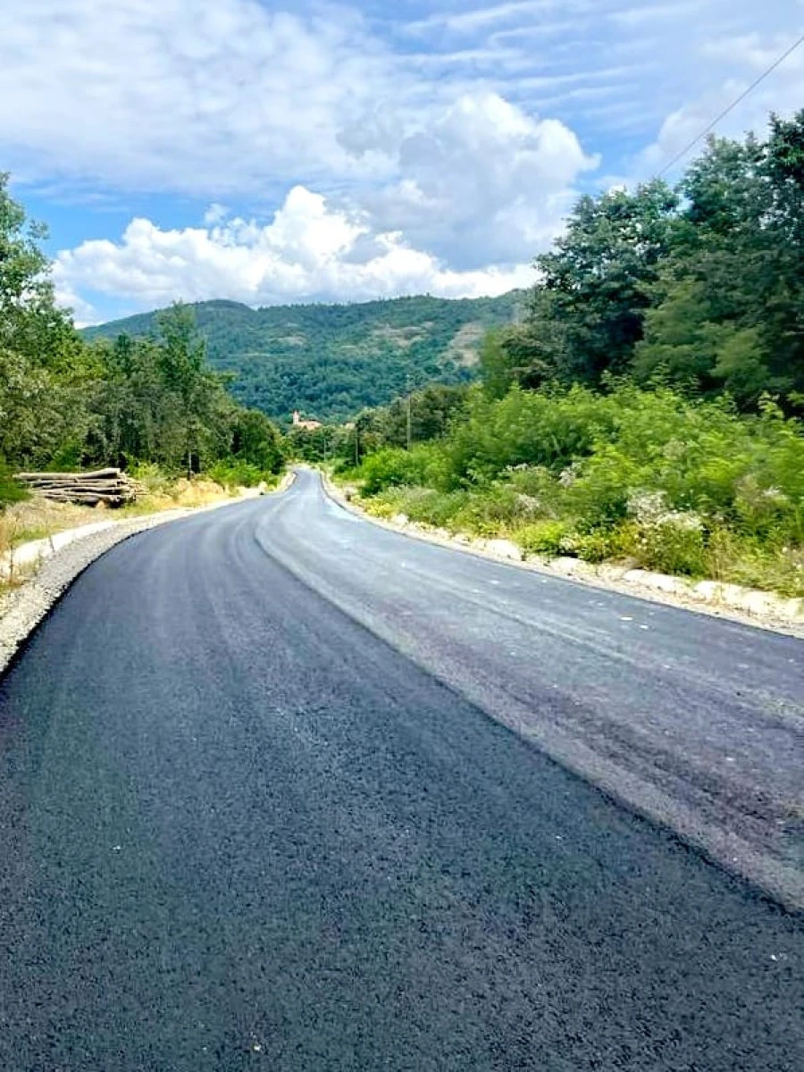 A început așternerea stratului de uzură pe Dieci-Dezna