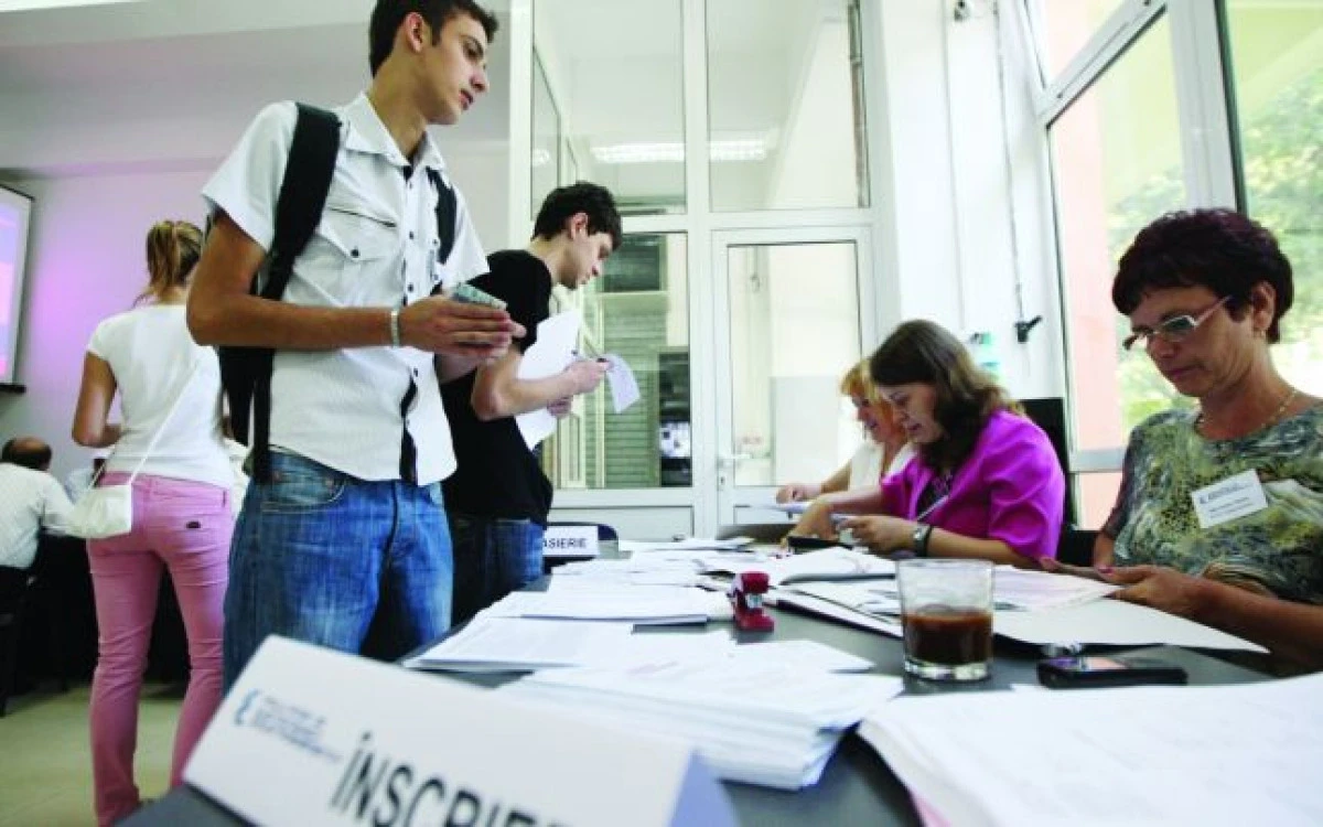 A început înscrierea la a doua sesiune a examenului de Bacalaureat