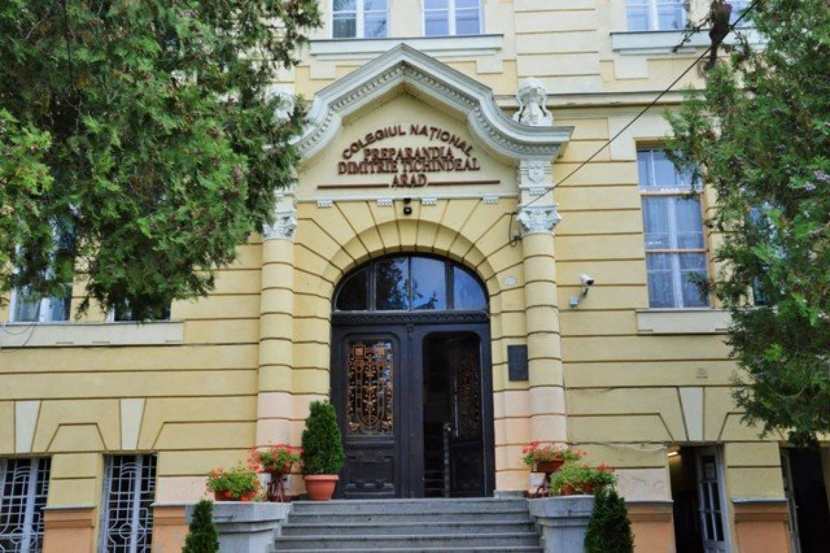 A început reabilitarea termică a Colegiului „Dimitrie Țichindeal”