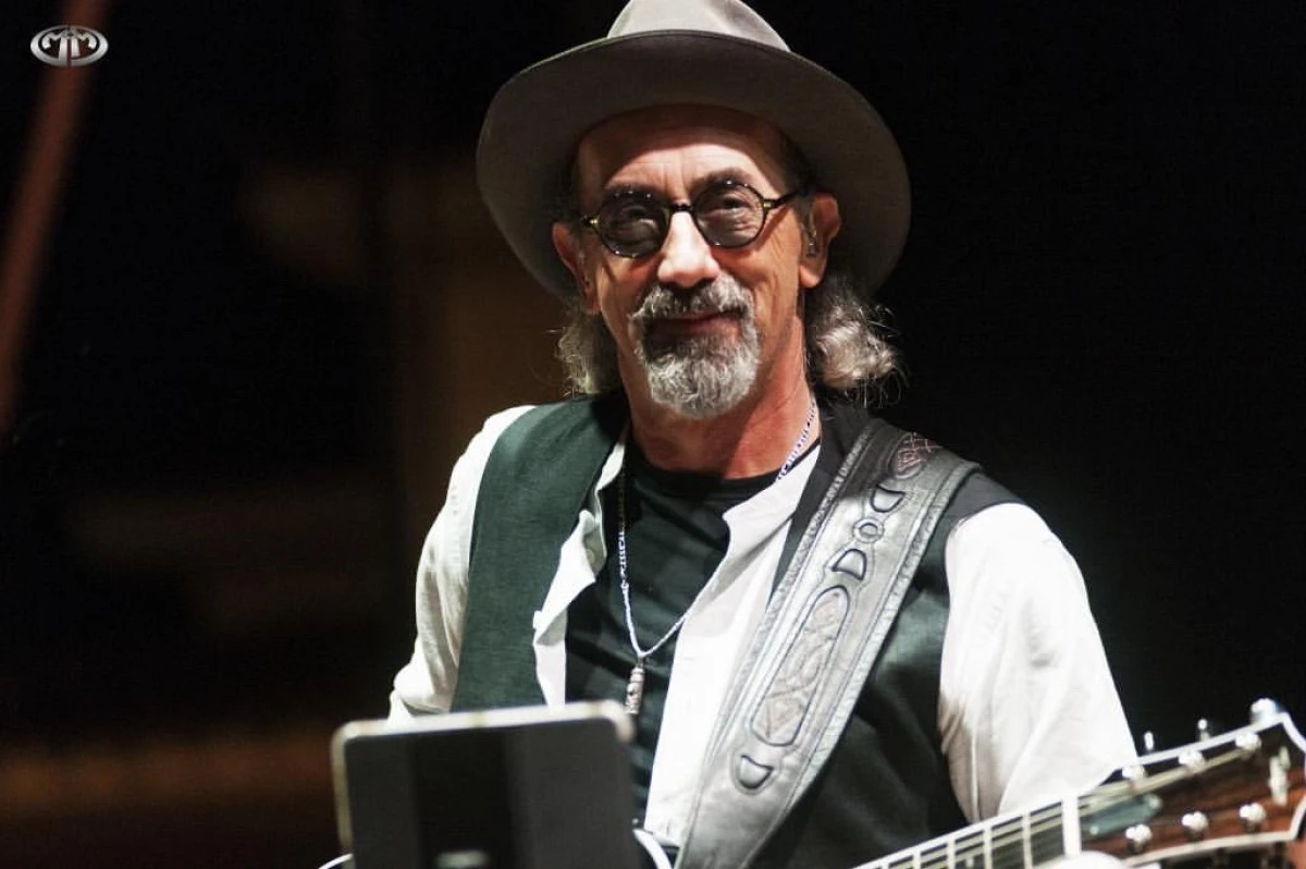 A murit Jack Sonni, fostul chitarist al trupei Dire Straits