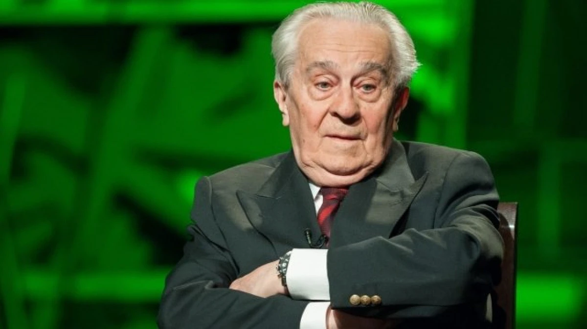 A murit jurnalistul Mircea Carp, vocea de la Europa Liberă