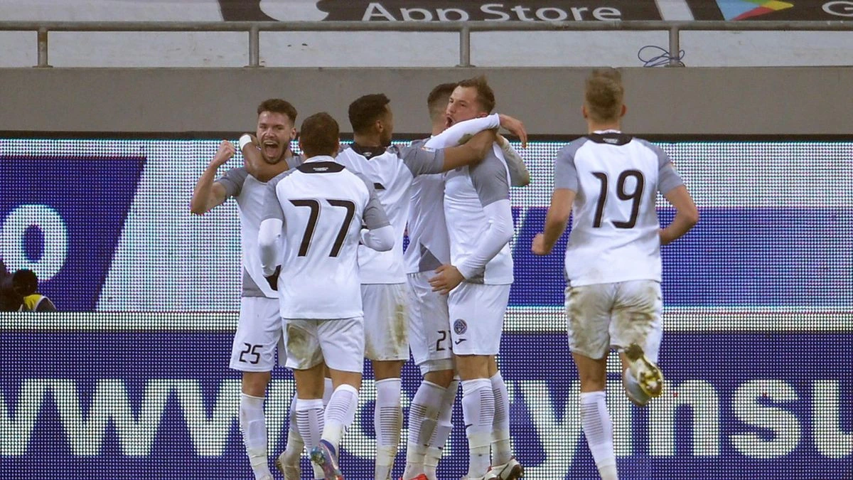 Academica bate liderul chiar pe Arena Naţională! UTA, în picaj după egalul cu sibienii