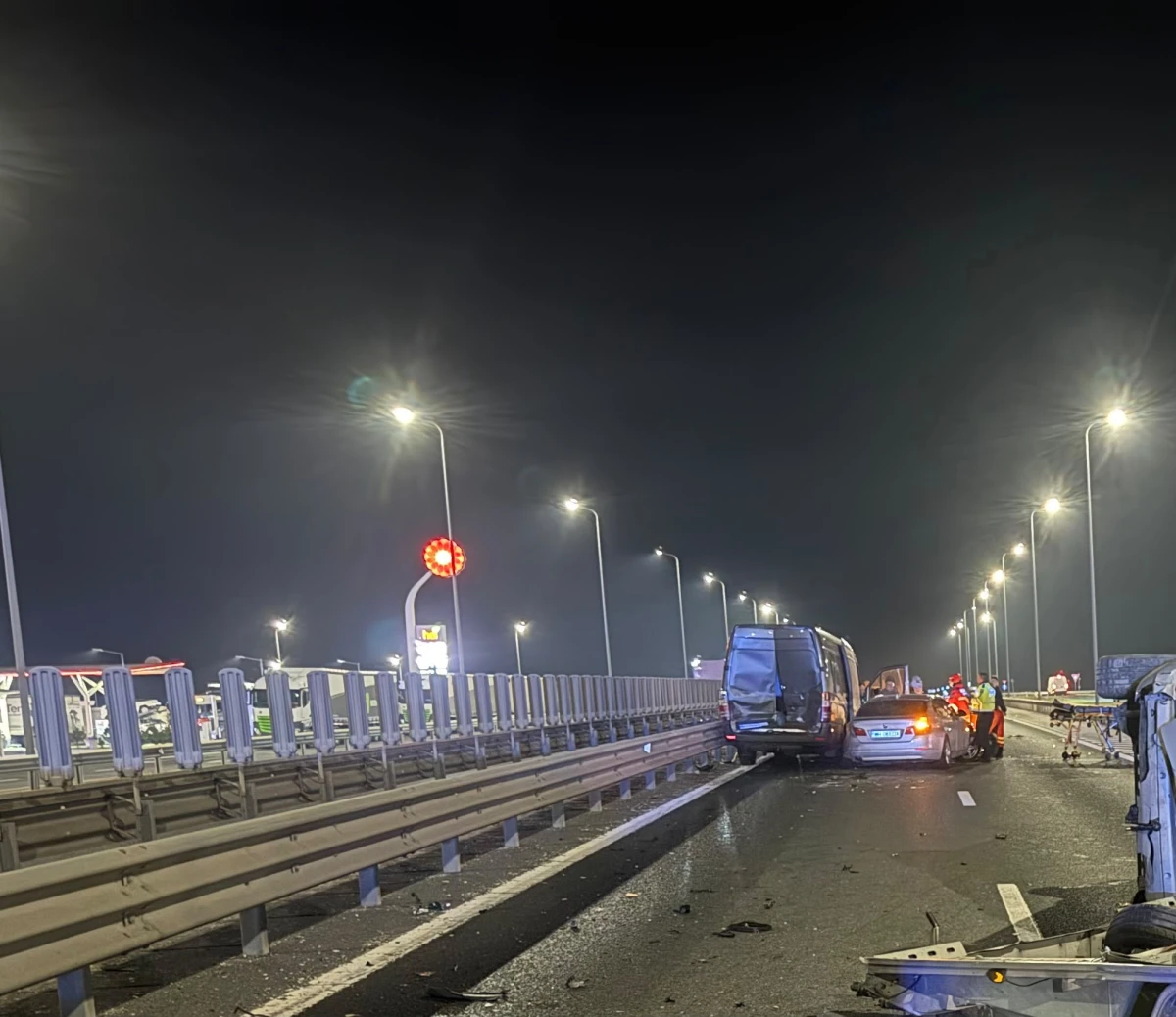 Accident cu cinci autovehicule pe A1, în Arad: 12 persoane implicate, șapte transportate la spital