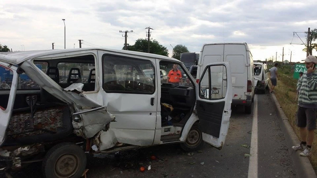 ACCIDENT CU CINCI MASINI LA IESIREA DIN VLADIMIRESCU SPRE DEVA
