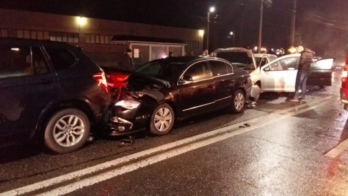 Accident cu patru mașini, în Grădiște. Autorul a fost reținut de polițiști