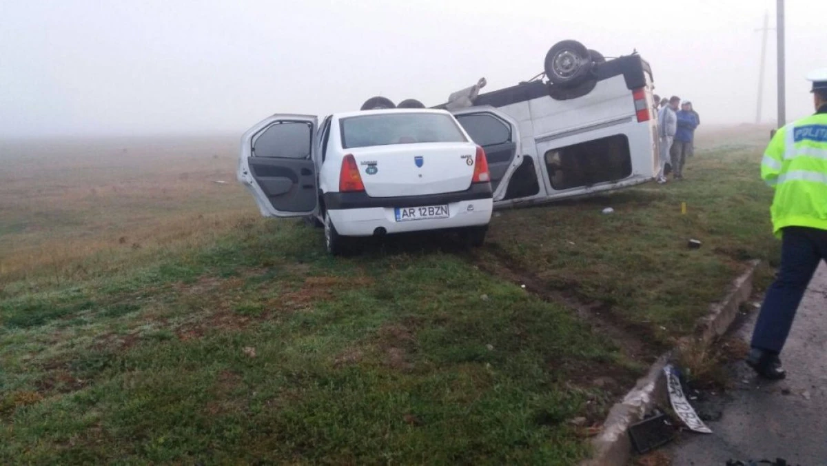 Accident cu trei răniţi pe drumul Arad-Zădăreni