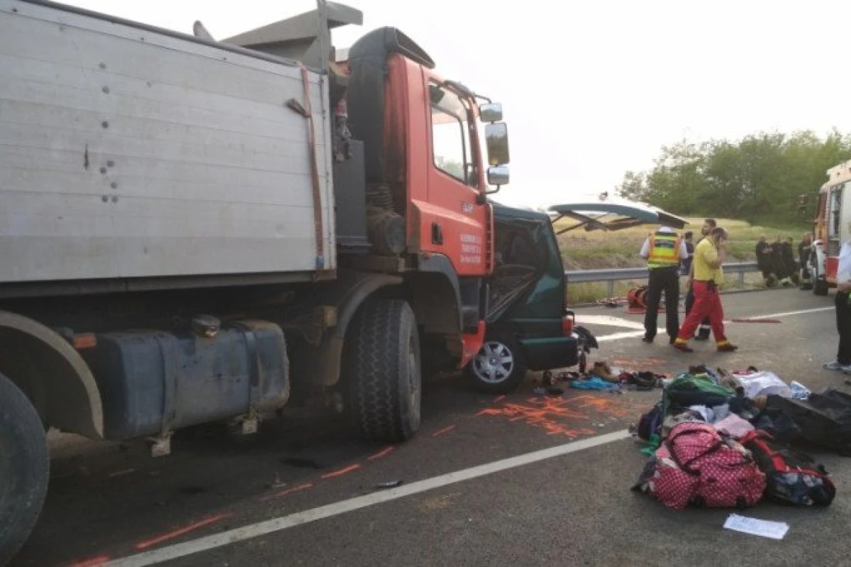 Accident cumplit în Ungaria! Șapte români au murit