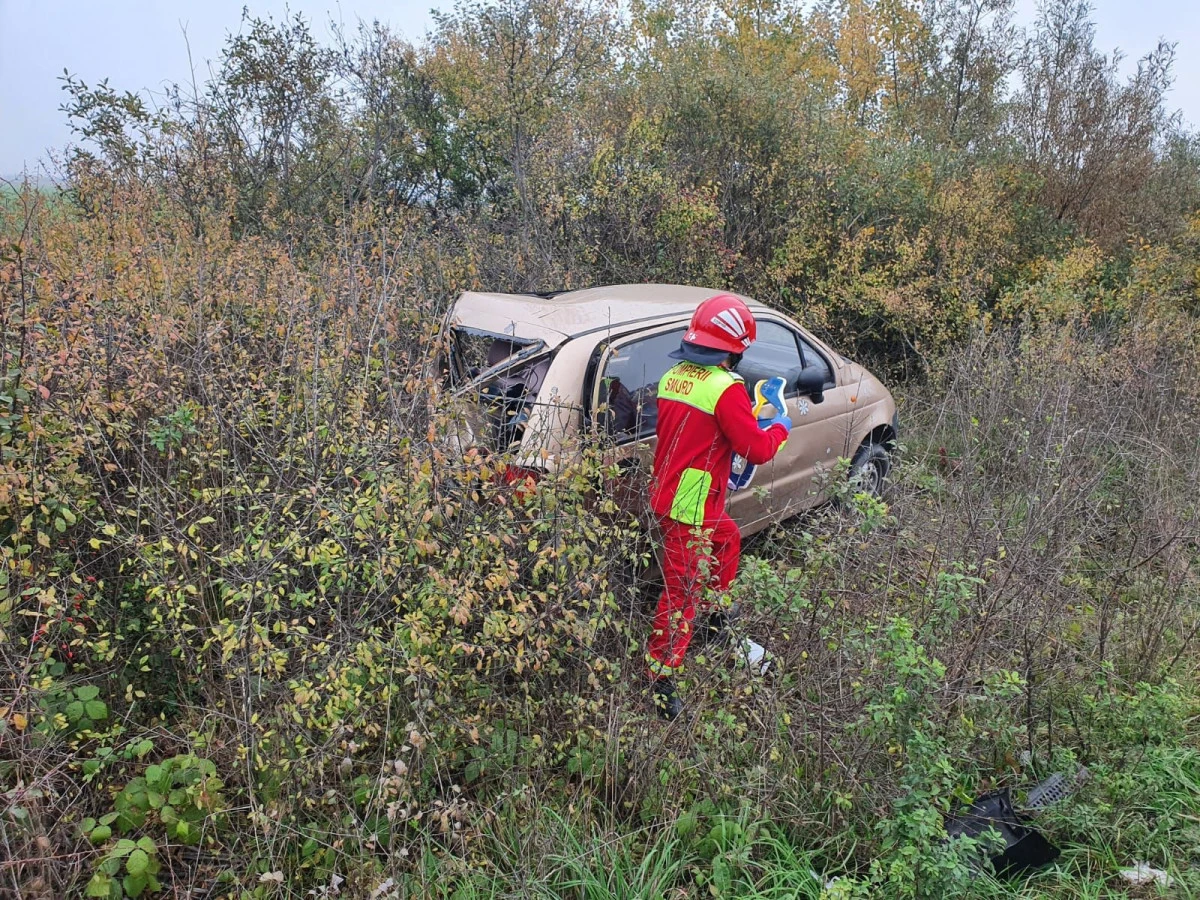 Accident grav între un microbuz și un autoturism, între Sintea Mare și Țipari
