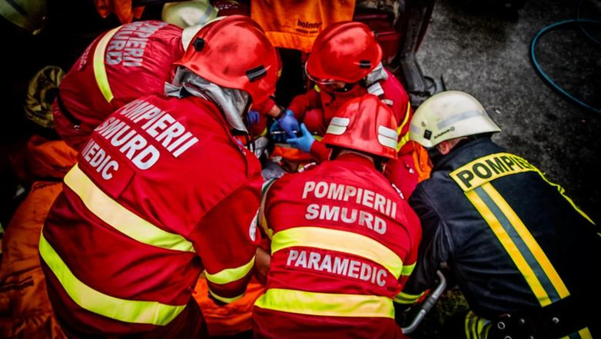 Accident grav pe autostrada A1 Arad - Timișoara! Un mort și cinci persoane încarcerate