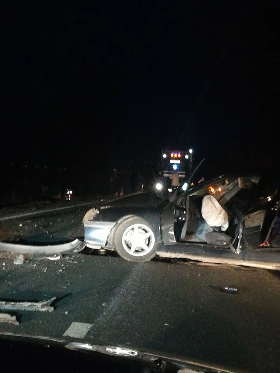Accident grav pe drumul Arad - Oradea. O femeie se zbate între viață și moarte